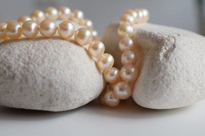 pearls-2651960_1280